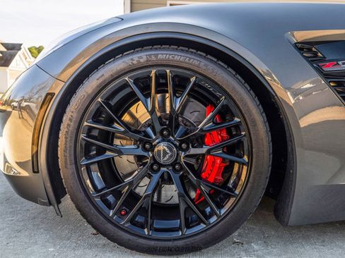 Used 2016 Chevrolet Corvette Z06 w/ 3LZ Preferred Equipment Group image 4