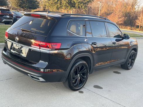 Used 2023 Volkswagen Atlas SE w/ Black Wheel Package image 10