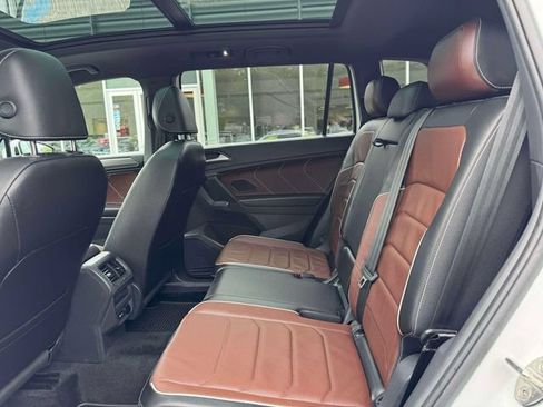 Used 2023 Volkswagen Tiguan SEL R-Line AWD/4WD image 12