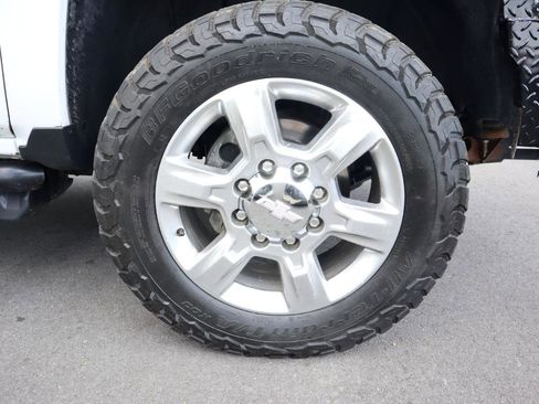 Used 2018 Chevrolet Silverado 2500 LTZ w/ Duramax Plus Package AWD/4WD image 18
