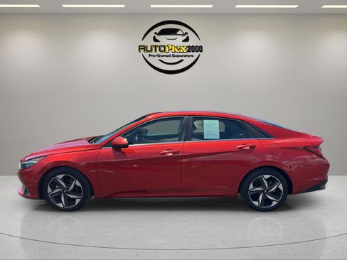 Used 2021 Hyundai Elantra Limited FWD image 4