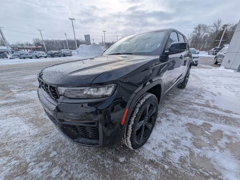 New 2026 Jeep Grand Cherokee Limited w/ Limited Altitude Package image 8