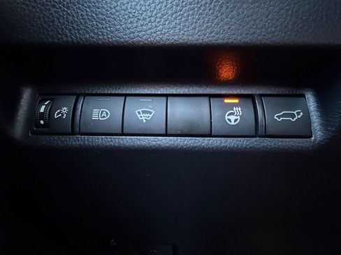 Used 2022 Toyota RAV4 XLE w/ Convenience Package AWD/4WD image 27