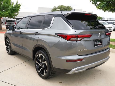 Used 2024 Mitsubishi Outlander SE FWD image 4