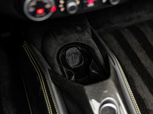 Used 2017 Ferrari 488 Spider image 81