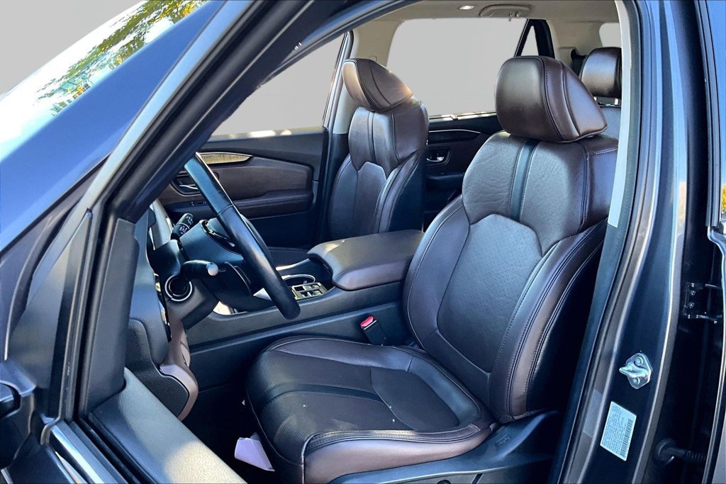 Used 2025 Honda Pilot Elite image 17