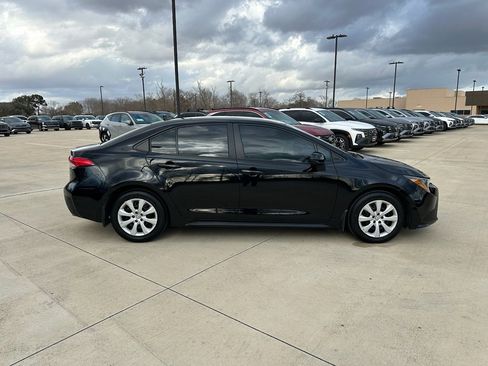 Used 2024 Toyota Corolla LE image 4