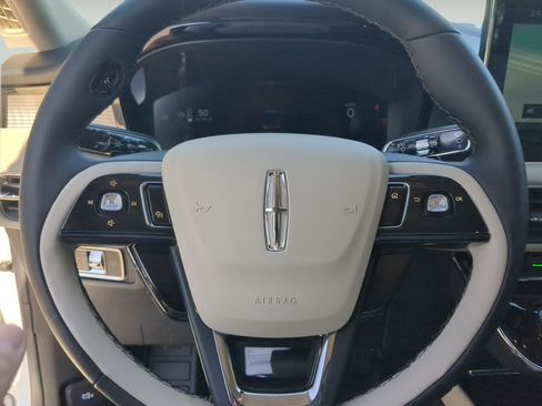 New 2026 Lincoln Corsair Premiere FWD image 13