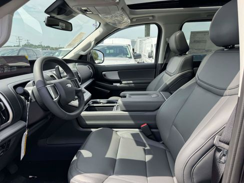 New 2026 Ford Expedition Active AWD/4WD image 15