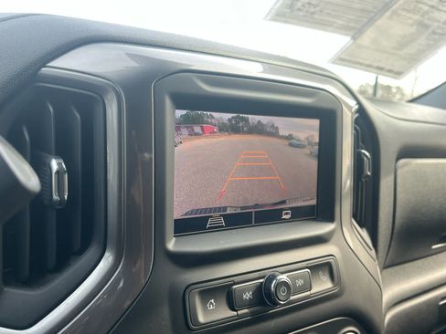 Used 2024 Chevrolet Silverado 2500 Custom image 25