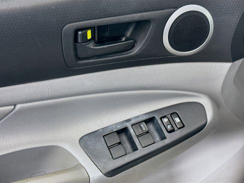 Used 2012 Toyota Tacoma 4x4 Double Cab w/ TRD Sport Pkg image 15