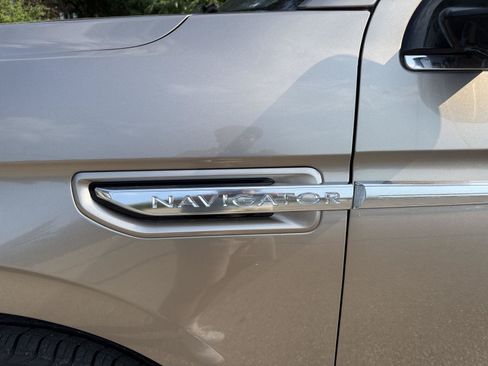Used 2020 Lincoln Navigator L Reserve w/ Luxury Package AWD/4WD image 42