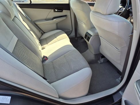 Used 2012 Toyota Camry XLE w/ Convenience Pkg FWD image 32