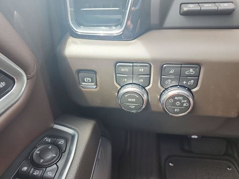 New 2026 GMC Sierra 3500 Denali w/ Denali Reserve Package AWD/4WD image 20