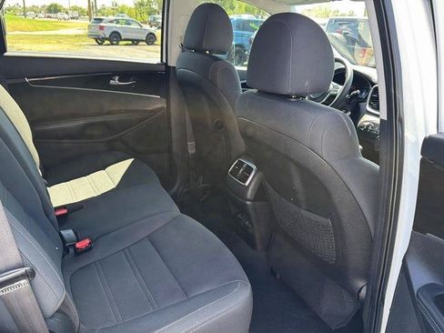 Used 2020 Kia Sorento LX FWD image 5