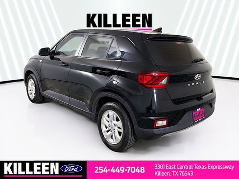 Used 2022 Hyundai Venue SE image 6