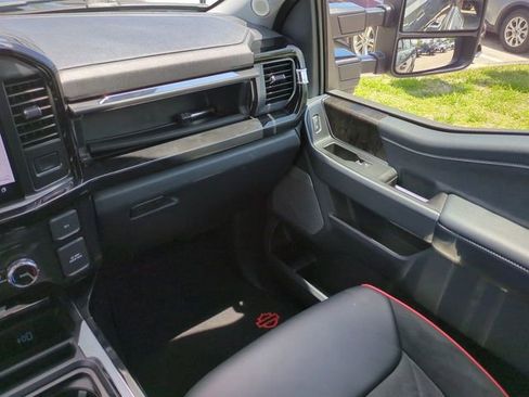 Used 2024 Ford F250 Lariat w/ Lariat Ultimate Package AWD/4WD image 16