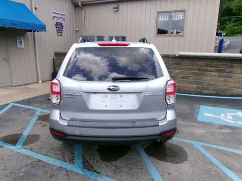 Used 2018 Subaru Forester 2.5i w/ Alloy Wheel Package image 4