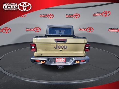 Used 2025 Jeep Gladiator Mojave w/ Convenience Group AWD/4WD image 7
