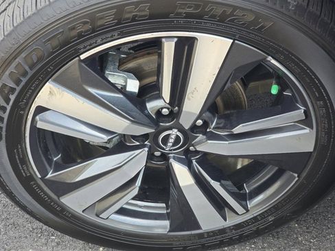 Used 2023 Nissan Rogue Platinum w/ Platinum Premium Package image 30