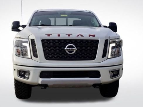 Used 2018 Nissan Titan PRO-4X w/ Pro-4x Convenience Package image 4