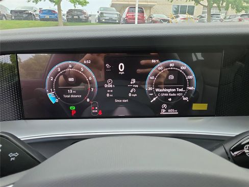 New 2026 Volkswagen Tiguan SE R-Line FWD image 17