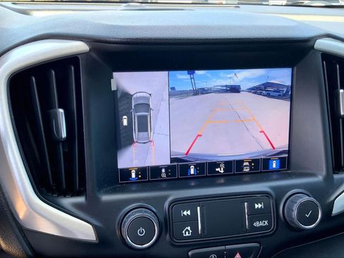 Used 2023 GMC Terrain SLT w/ Infotainment Package II FWD image 25