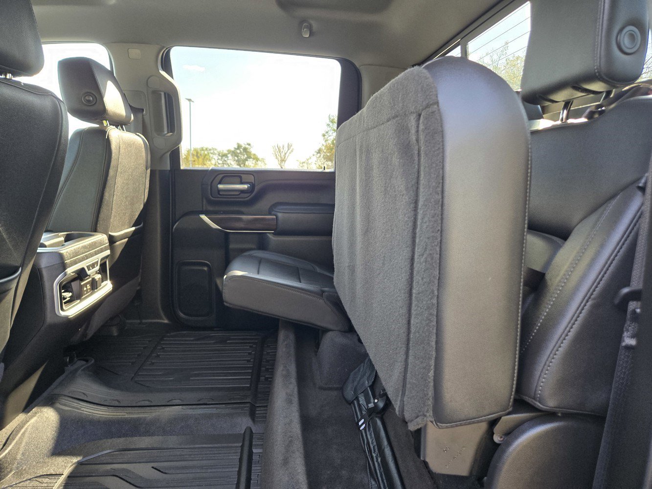 Used 2021 GMC Sierra 2500 SLT w/ SLT Premium Package AWD/4WD image 28