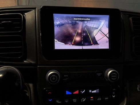 Used 2025 RAM ProMaster 2500 w/ Convenience Group FWD image 17