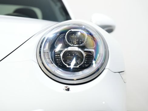 Used 2018 Porsche 911 Turbo S image 10