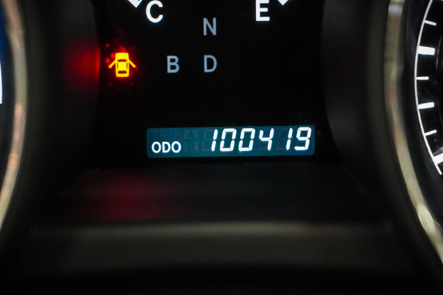 Used 2010 Toyota Highlander Limited AWD/4WD image 9