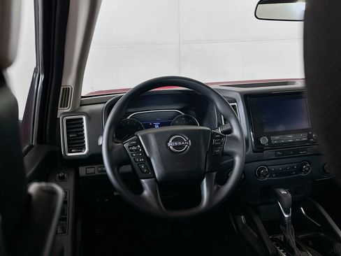 Used 2024 Nissan Frontier SV image 17