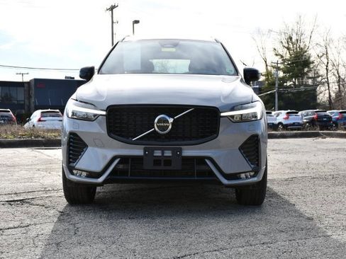 Certified 2025 Volvo XC60 B5 Plus image 2