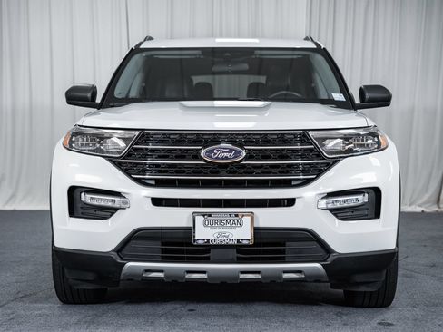 Used 2023 Ford Explorer XLT w/ Equipment Group 202A AWD/4WD image 2