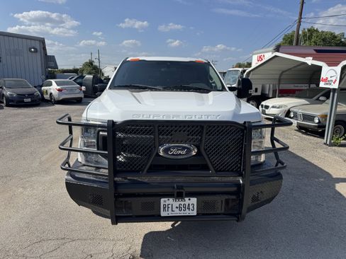 Used 2022 Ford F250 XL w/ Power Equipment Group AWD/4WD image 2