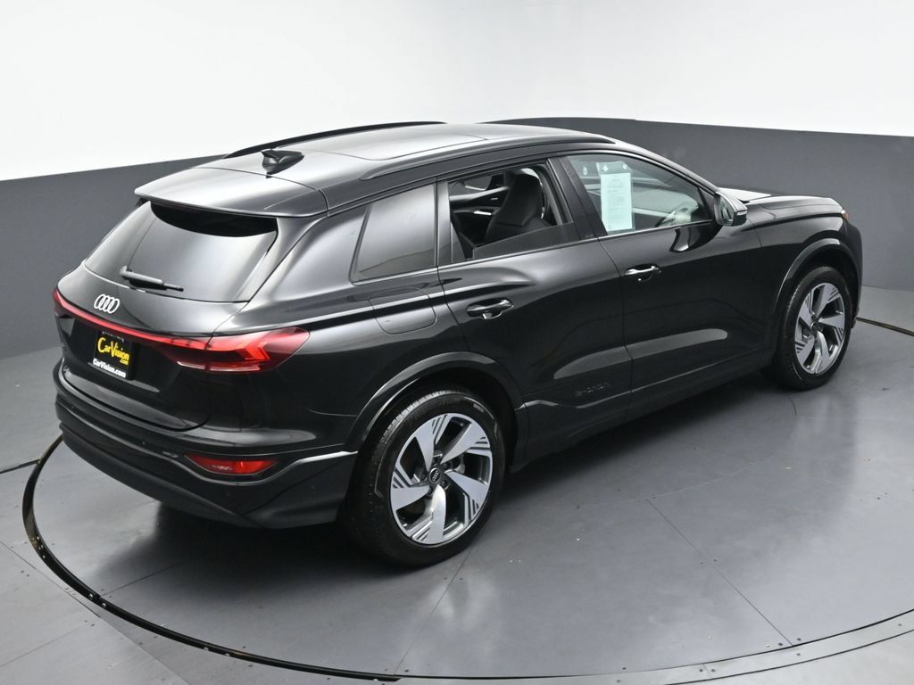 Used 2025 Audi Q6 e-tron Premium Plus w/ Premium Plus AWD/4WD image 38