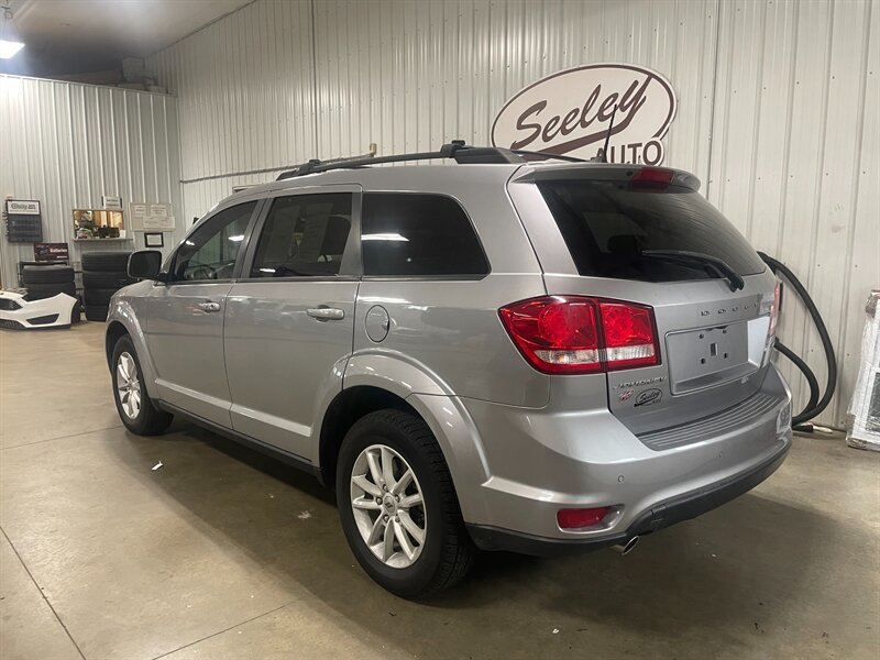 Used 2018 Dodge Journey SXT w/ Safe & Sound Group AWD/4WD image 3