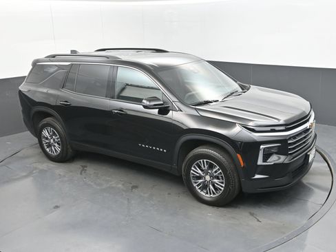 Certified 2026 Chevrolet Traverse LT FWD image 42