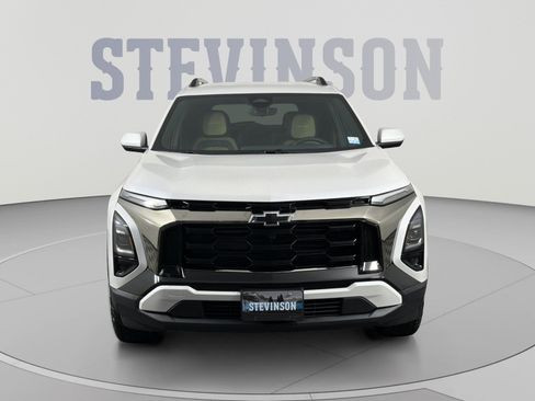 Used 2025 Chevrolet Equinox ACTIV w/ Safety and Technology Package AWD/4WD image 2