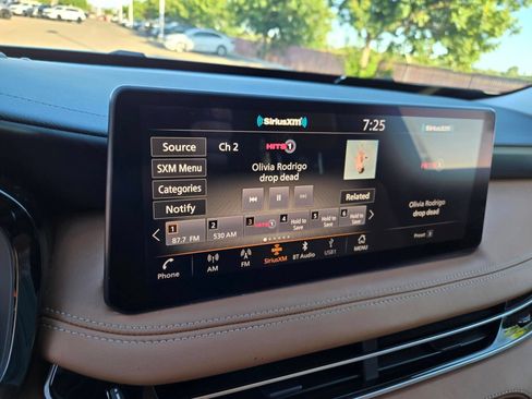 Used 2023 INFINITI QX60 Sensory w/ Cargo Package AWD/4WD image 17