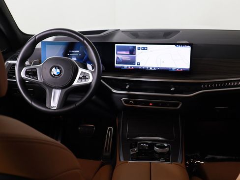 Used 2024 BMW X7 xDrive40i w/ M Sport Package image 37