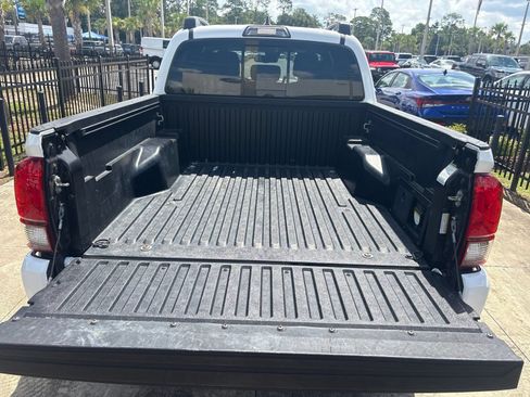 Used 2019 Toyota Tacoma TRD Sport AWD/4WD image 20