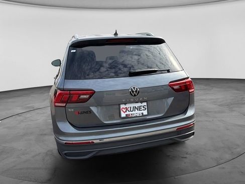 Used 2024 Volkswagen Tiguan SE FWD image 9