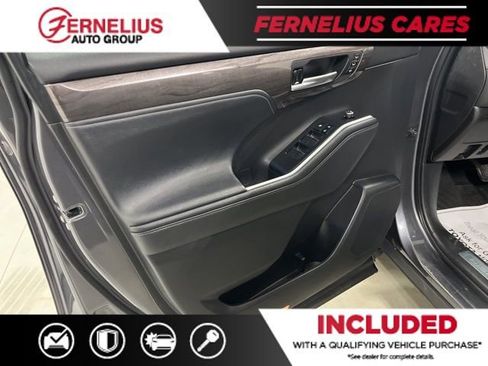 Used 2021 Toyota Highlander Limited AWD/4WD image 14
