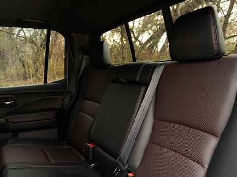 Certified 2022 Honda Ridgeline Black Edition image 19