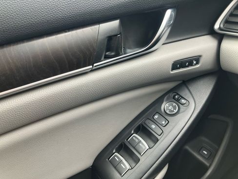 Used 2020 Honda Accord EX-L image 35