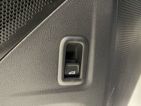 New 2026 Volkswagen Tiguan SE image 29