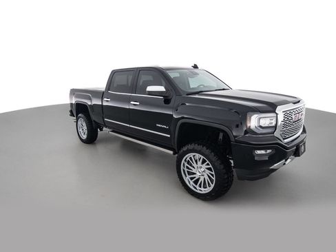 Used 2017 GMC Sierra 1500 Denali w/ Denali Ultimate Package image 3