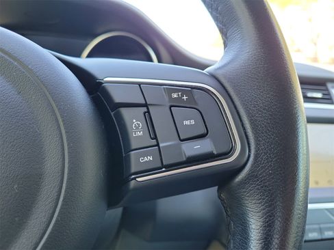 Used 2019 Jaguar E-PACE S image 21