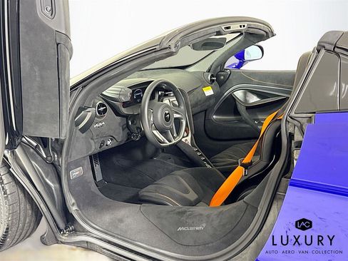 Used 2024 McLaren 750S Spider image 4